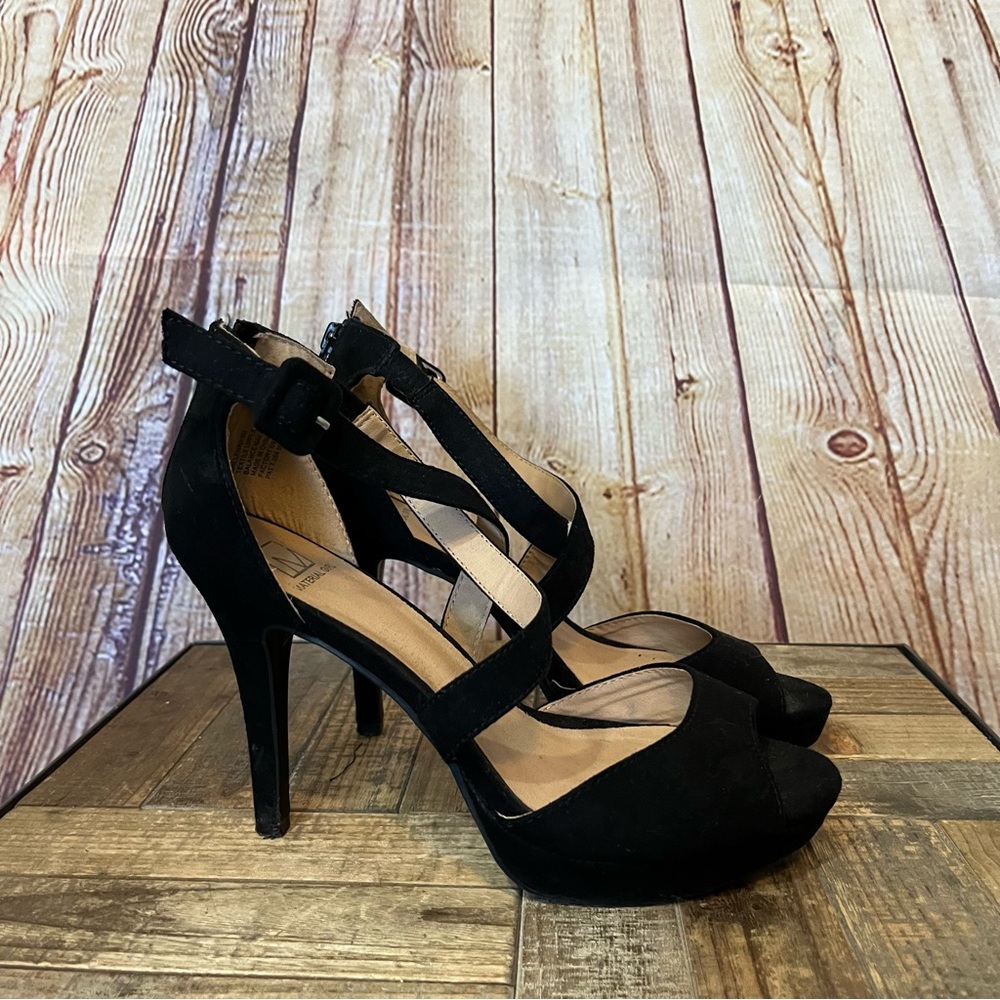 Material girl black strappy open toe heels size 8